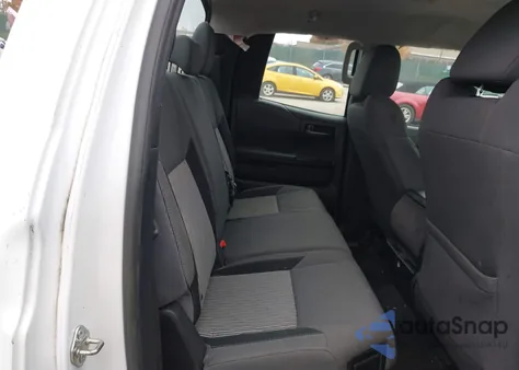 2017 Toyota Tundra Sr 5.7L V8 z USA, uszkodzony, nr VIN 5TFCY5F14HX021049